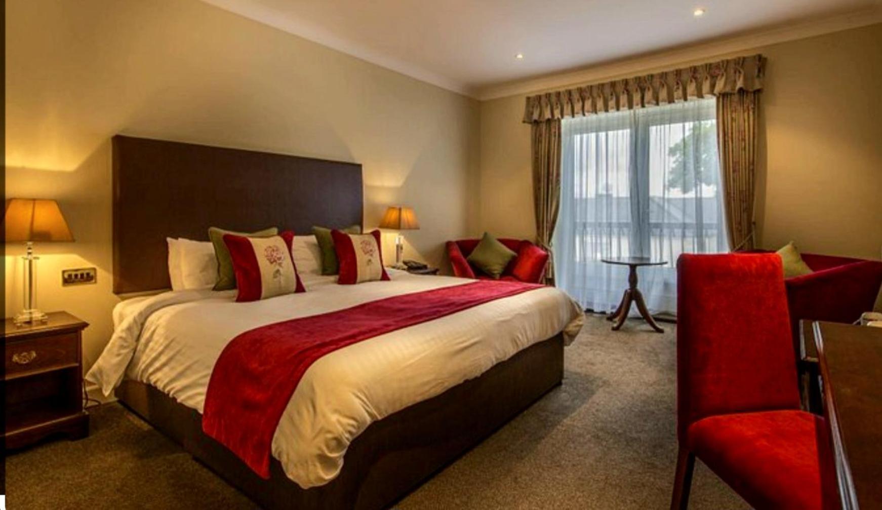 סארי Empress Madani Palace Hotel מראה חיצוני תמונה